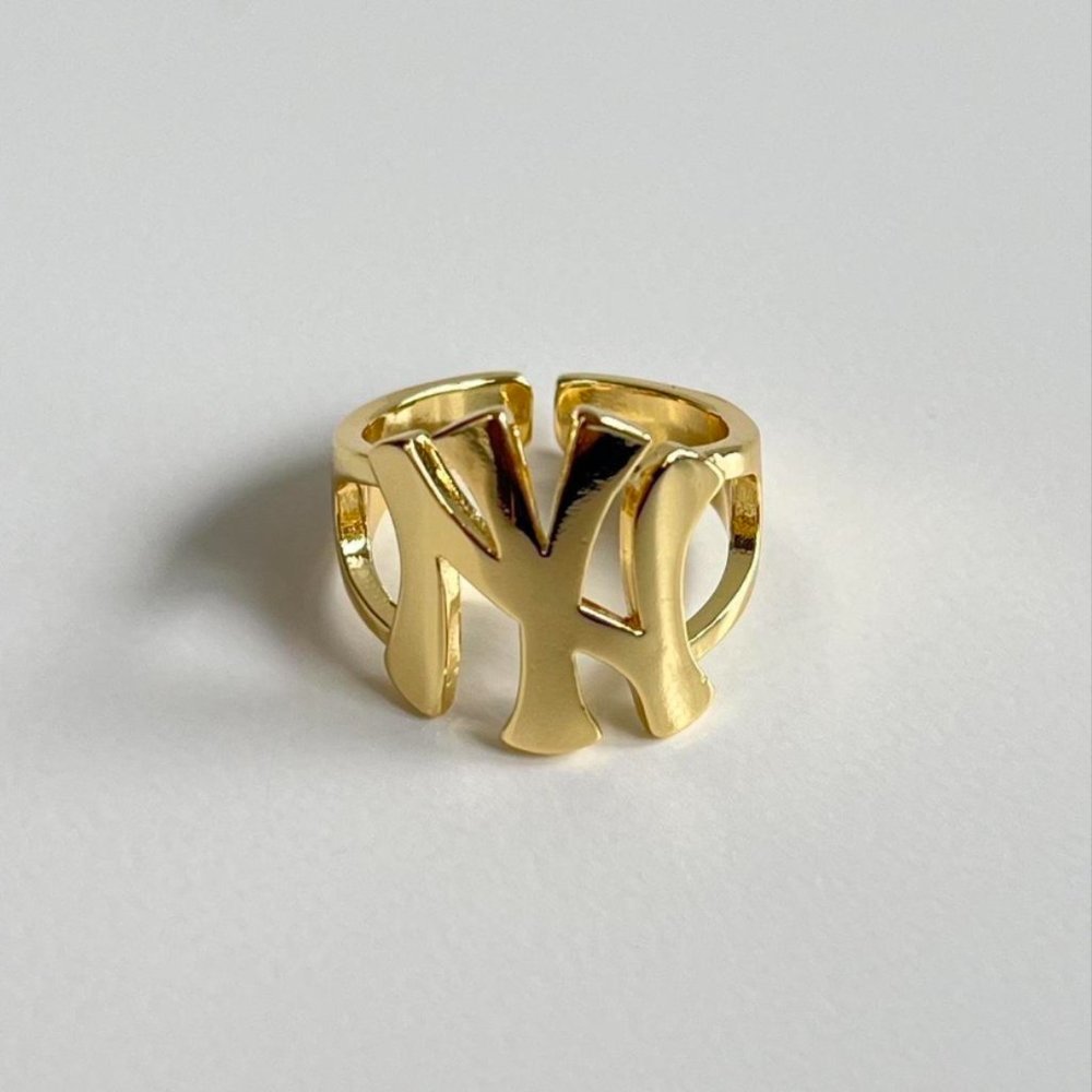 New York Yankees Gold Ring Unisex One Size Fits Most - Picture 2 of 8